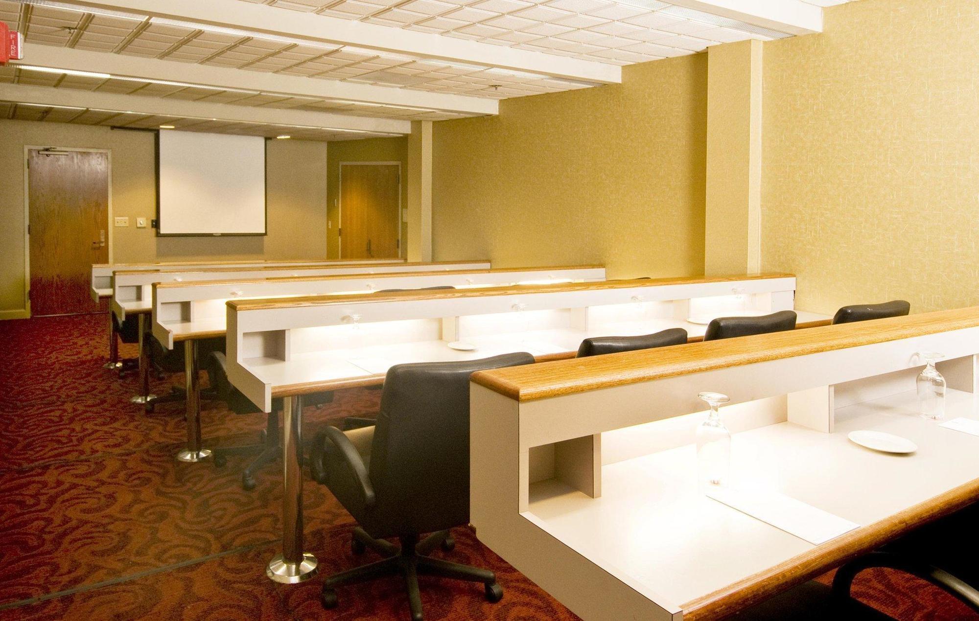 Hotel Embassy By Hilton Atlanta Galleria