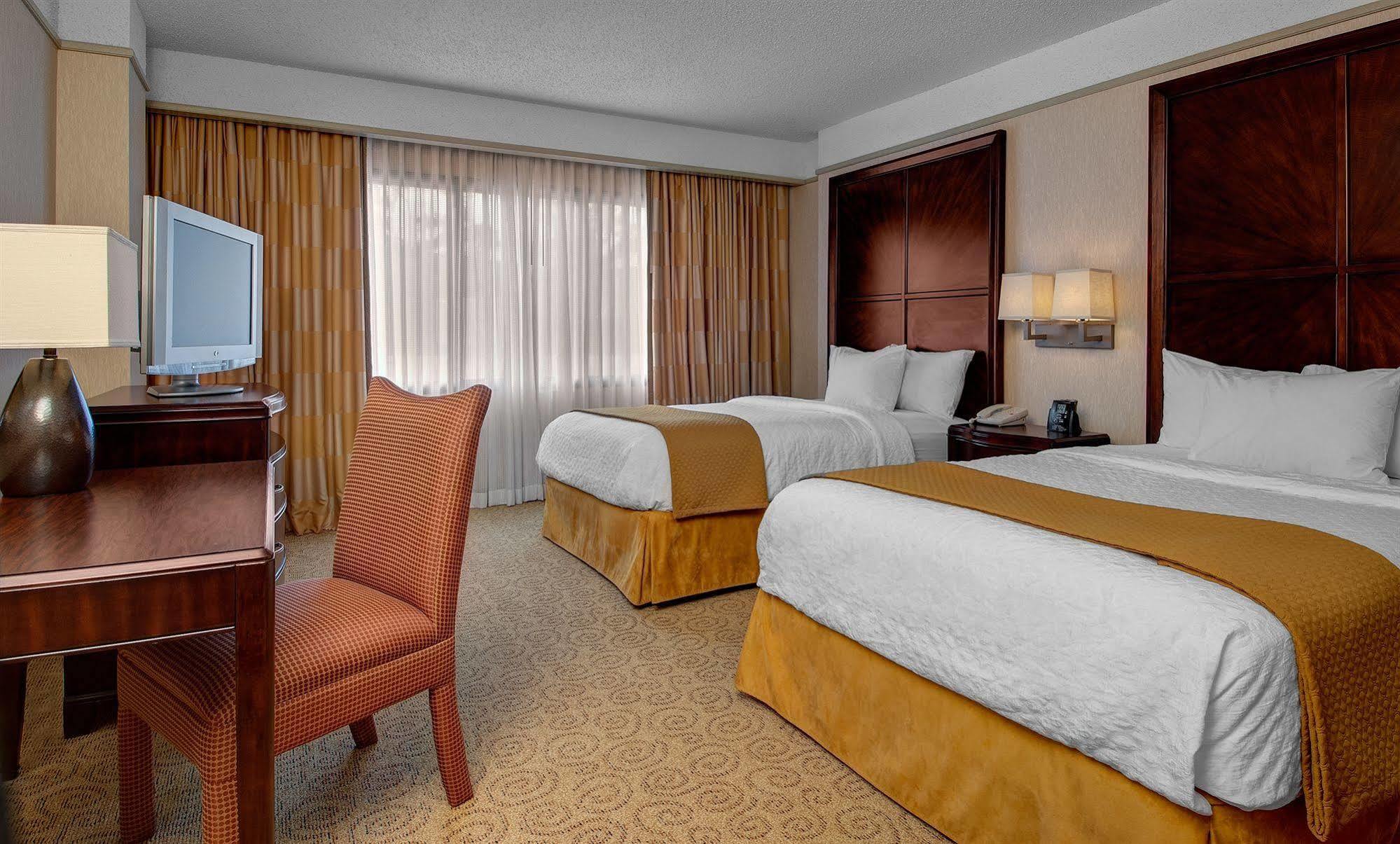 Embassy By Hilton Atlanta Galleria 3*